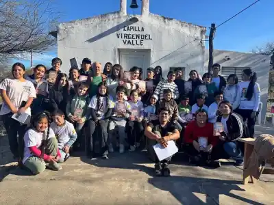 Chicos de dos pueblos rurales escribieron un libro y ahora los esperan en la Feria del Libro