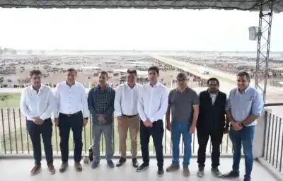 Recorrieron un feedlot modelo en Fernández: la foto que entusiasma a los funcionarios