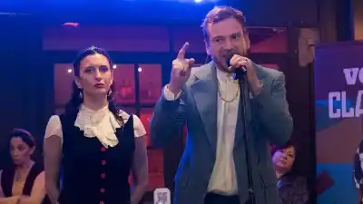 Shakespeare, barras bravas y poder: la película que pone a Rosario en el centro de la escena