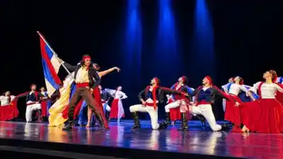Música y danza cerraron la primera jornada del Simposio Guaraní: el detalle que sorprendió en el Lírico