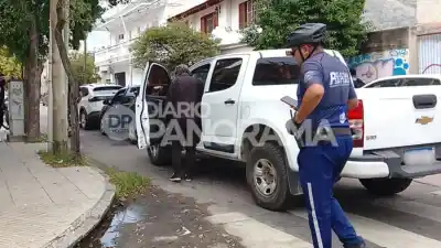 Choque en cadena en pleno Centro: tres vehículos involucrados y tránsito colapsado