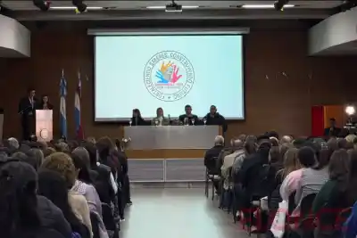 Enfermería se reunió en Paraná y encendió una alarma que ya suena en los hospitales