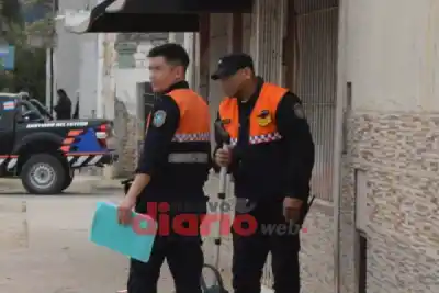 La música a todo volumen en el baño la despertó y encontró a su hermana de 23 inconsciente