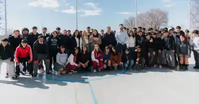 Una escuela de Tupungato salió a limpiar los barrios y terminó con un premio inesperado