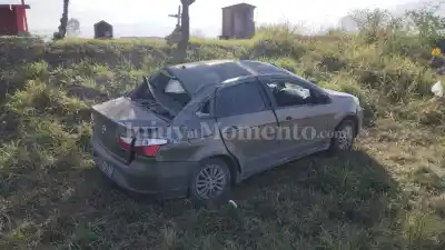 Iban por la Ruta 66, el auto empezó a fallar y terminaron dando tumbos