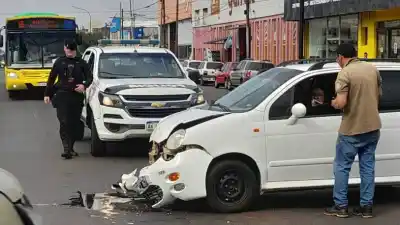 Chocaron en pleno centro de Posadas y el operativo se llevó a varios heridos
