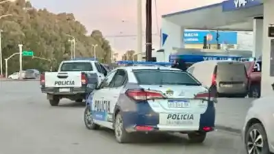 Entró al baño de una estación de servicio con su hija de 4 años: lo que descubrieron adentro cambió todo