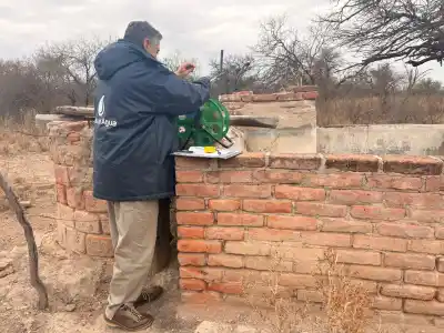 Miden los pozos de una zona clave de San Luis: qué están buscando en el agua