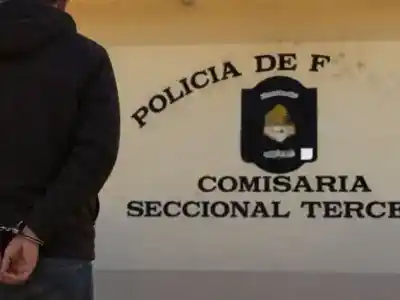 Necesitaba viajar y fue a la comisaría por un certificado: lo que descubrió la policía lo dejó sin viaje