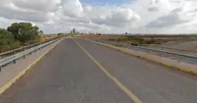 Lo esperaron con un arma en Lamadrid y Acceso Este: se llevaron algo que no era de ellos