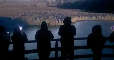 El Perito Moreno abre de noche: pocos lo verán así y las fechas ya están