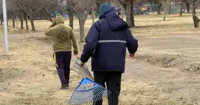 San Carlos sale a limpiar canales y barrios: el tramo de Ruta 40 que nadie esperaba