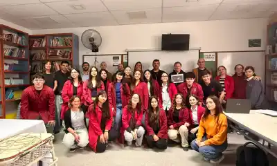 Los clubes de Madryn recibieron un regalo inesperado de un grupo de estudiantes