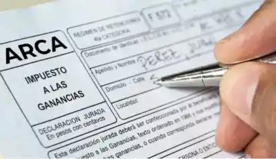 Jubilados docentes en Roca: les descuentan hasta 400 mil pesos y ya no saben qué hacer