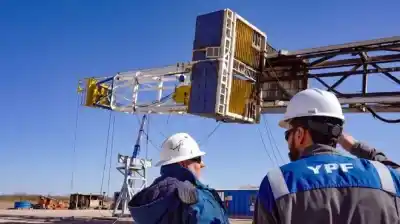 YPF tocó los mercados y se llevó US$1.200 millones para Vaca Muerta: el detalle que nadie esperaba
