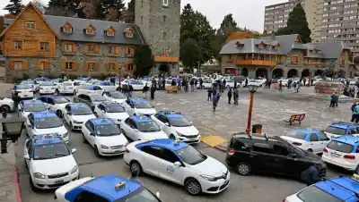 Manejó un taxi en Bariloche durante años, pero un fallo le puso un freno inesperado