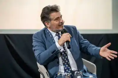 Spregelburd desembarca en La Pampa con una obra que incomoda: ¿de qué se ríe "Tirria"?