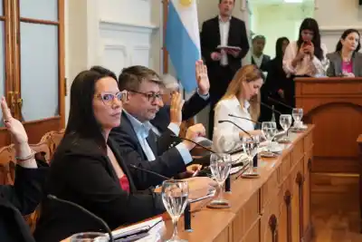 El Concejo aprobó un programa clave y los vecinos de varios barrios esperan respuestas