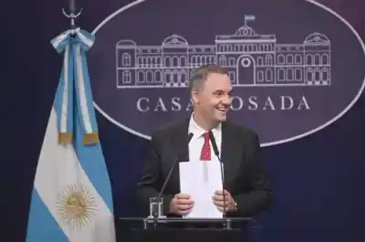 El patrimonio de Adorni bajo la lupa: las preguntas que el jefe de Gabinete se negó a responder