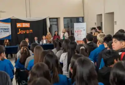 Miles de jóvenes sanjuaninos podrán renovar su DNI sin moverse del aula