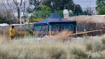 Un canal de Chimbas quedó tapado y lo que sacaron del agua heló a los vecinos