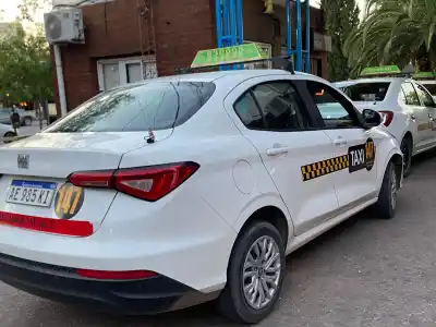 Los taxistas de Santa Rosa presionan al Municipio: "Queremos que nos empiecen a llamar"