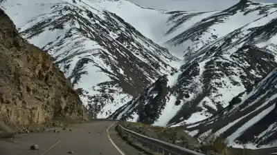 Tres aludes gigantes bloquean la ruta a Chile: lo que harán antes de reabrirla
