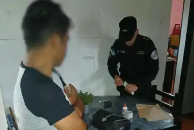 Un docente de Oberá quedó detenido tras los mensajes que tres alumnas recibieron por redes