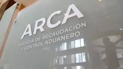 La Aduana frenó un colectivo paraguayo en Posadas: la patente no era lo que parecía