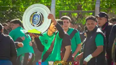 El tiro libre que desató la locura en Santa Marta: así se definió la Liga de Barrios
