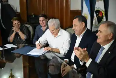 El Gobierno de Tucumán oficializó el acuerdo con los docentes: mirá de cuánto será el salario mínimo