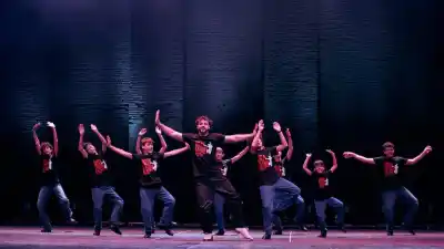 El sueño de un niño minero llega a Buenos Aires: el secreto detrás del musical que conquistó al mundo