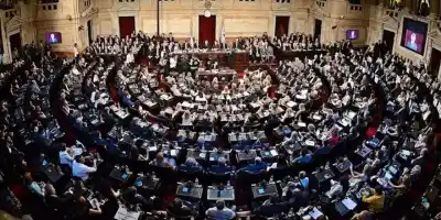 Milei lanza su ofensiva legislativa: el paquete de leyes que busca cambiar las reglas de juego en Argentina