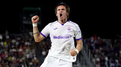 Mastantuono se destapó con tres goles en Italia y desató la locura en Fiorentina