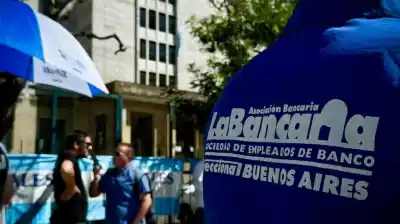 Los bancarios ya cobran con el nuevo aumento: el monto que cambia desde agosto