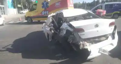 Falla en los frenos desata un caos en cadena en Guaymallén: un motociclista terminó hospitalizado