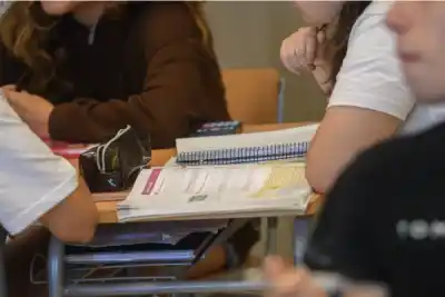 Le escribía "quiero que seas mi bebé": investigan a un folclorista santiagueño por lo que hacía con una alumna de 14 años
