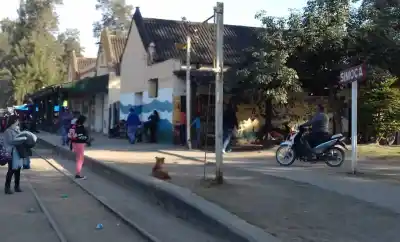 El tren de carga que pasó de noche por Simoca y despertó una pregunta que nadie responde