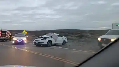 Viajaban desde Chile a Allen: el auto volcó en la Ruta 237 y una mujer de 30 años no sobrevivió