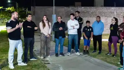Rivadavia acordó obras en La Bebida: la parada de colectivos y las plazas que se vienen