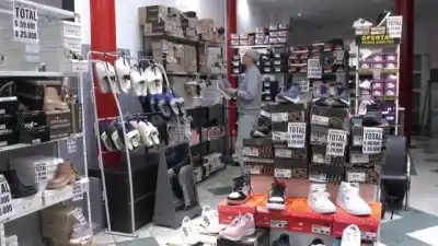 La peatonal San Martín pierde un clásico: la zapatería que baja la persiana después de 27 años