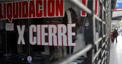 Santa Cruz pierde 637 comercios y el consumo cae en picada: el dato que nadie esperaba