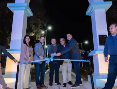 El gobernador inauguró un monumento único en el país: el detalle que emocionó a los excombatientes