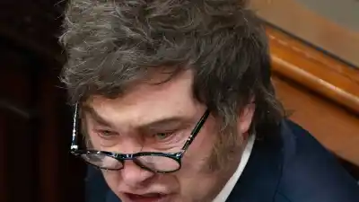 La economía golpea a todos: una encuesta reveló el dato que encendió las alarmas entre votantes de Milei