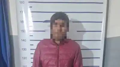 Tres lo interceptaron en un descampado, lo golpearon y le sacaron el celular: dos terminaron aprehendidos