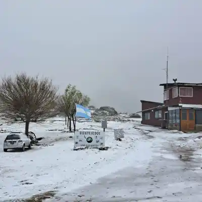 El manto blanco que sorprendió a los vecinos de las sierras: ¿hasta dónde llegó la nieve?