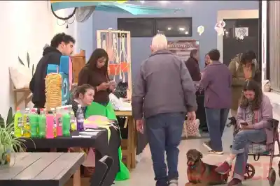 La feria que llenó el Mercado Sud de Paraná y sorprendió a los feriantes