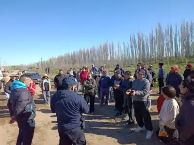 20 familias tomaron un terreno en Roca y ya fueron citadas: qué decidieron