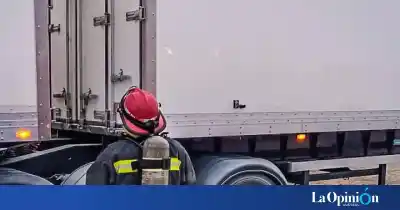 Un cortocircuito en un camión casi termina en tragedia en una estación de servicio de Santa Cruz