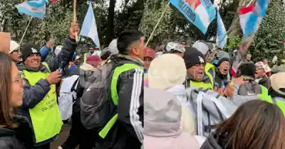 La lluvia no pudo: los peregrinos de Cachi y un final que se acerca
